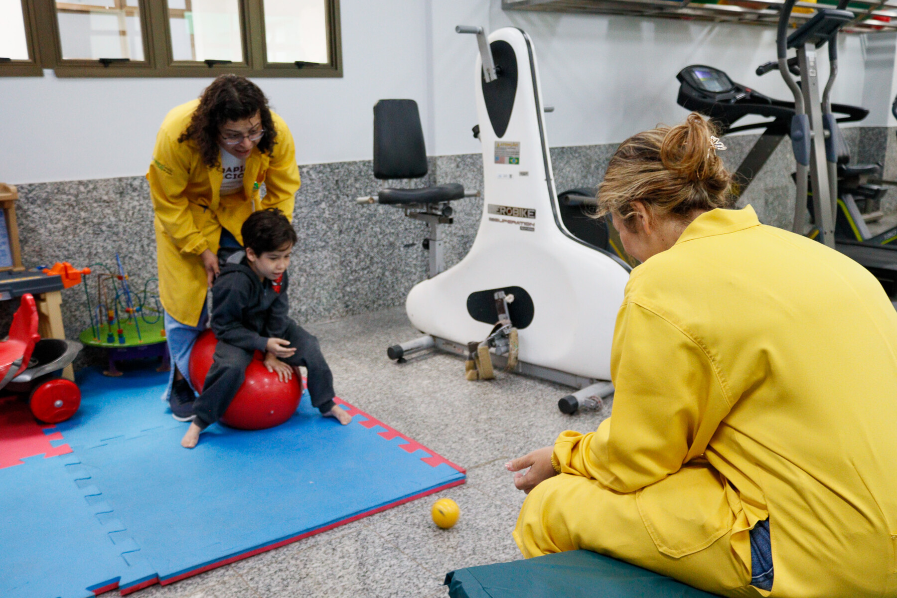 Lucca frequenta o Crer há 6 anos para se desenvolver e adaptar ao quadro de AME.jpg
